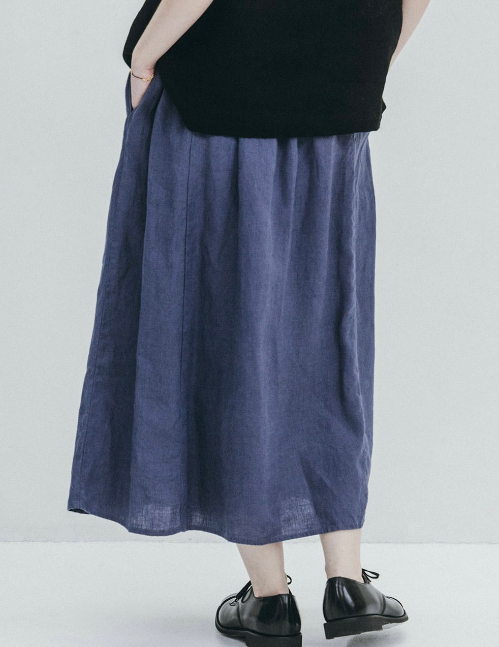 Beth Skirt: Smoke Blue