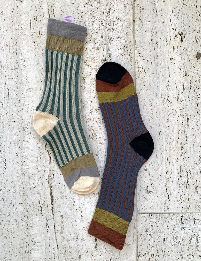 Exquisite J Socks: Wide Rib Crew