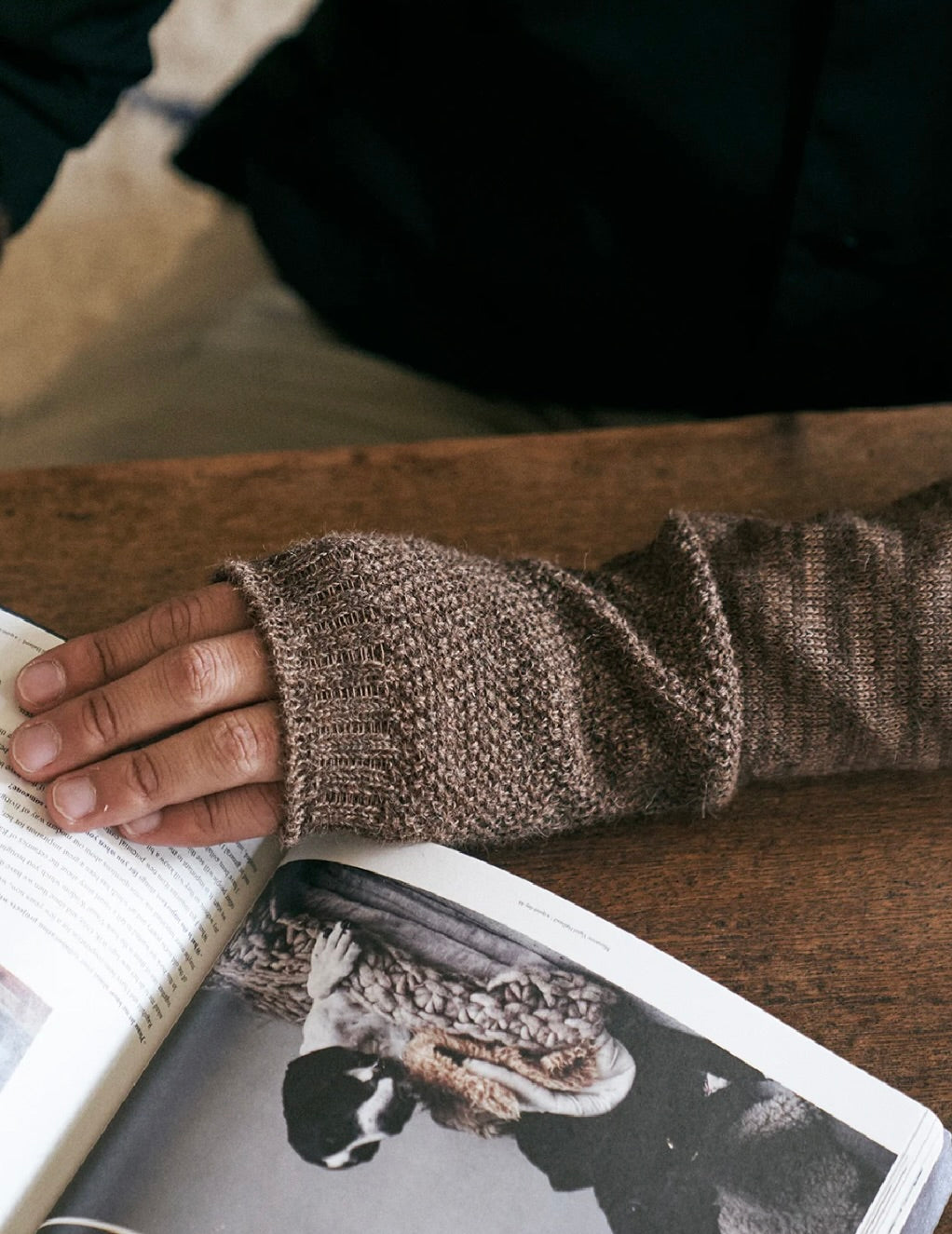 Alpaca Moss Stitch Warmer: Brown